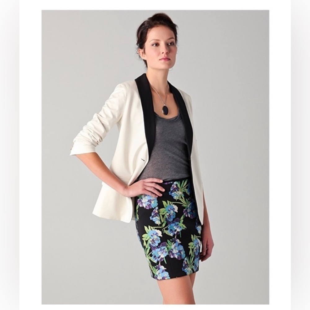 Elizabeth and James Floral Scuba Mini Skirt Women’s Size XS Black Blue Purple